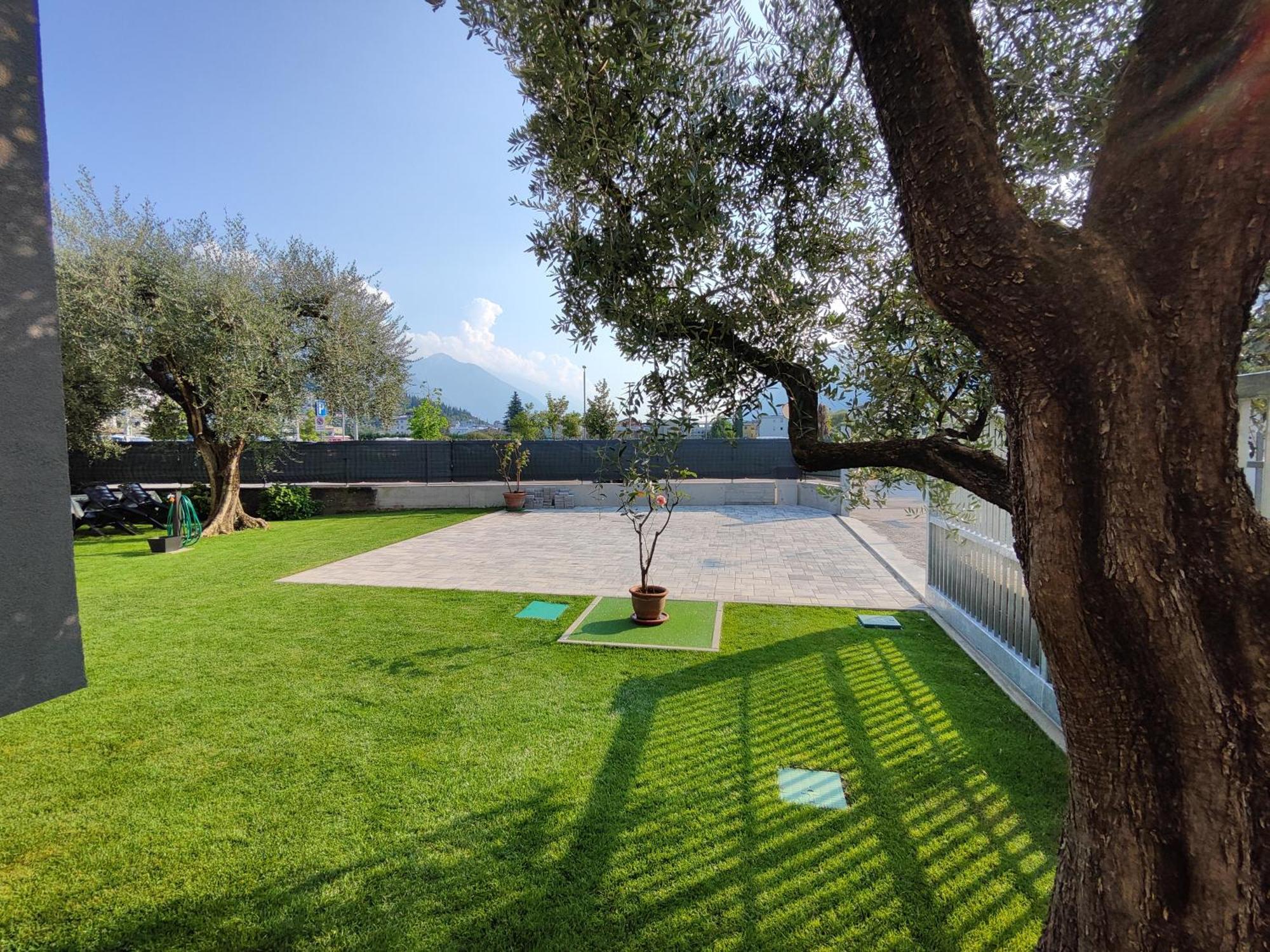 Oasi Degli Ulivi Apartment Riva del Garda Exterior foto